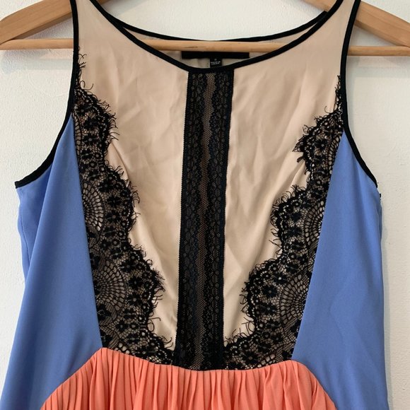 Pleats & Lace Romantic Dress (S) - Picture 3 of 5